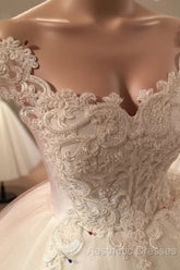 Romantic Lace Pearl Beaded Sweetheart Wedding Dresses Ball Gowns