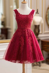 A-Line Knee-Length Red Tulle Homecoming Dresses With Appliques