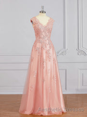 A-Line/Princess V-neck Floor-Length Tulle Mother of the Bride Dresses With Appliques Lace