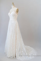 Chic Long A-line Sweetheart Spaghetti Strap Appliques Tulle Wedding Dresses