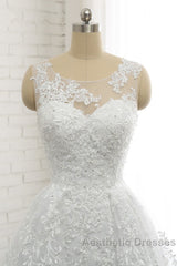 Classic Round neck Lace appliques White Princess Wedding Dresses