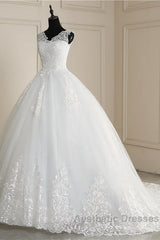 Classic White V neck Sleeveless Ball Gown Lace Wedding Dresses