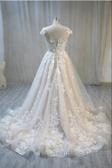 Elegant Long A-Line Bateau Backless Appliques Lace Tulle Wedding Dresses