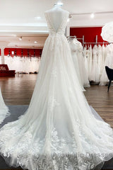 Elegant Long A-Line V Neck Tulle Spaghetti Straps Lace Wedding Dresses