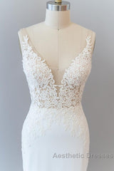 Elegant Long Mermaid V-neck Lace Backless Wedding Dresses