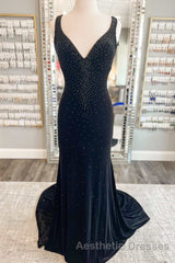 Emerald Velvet V-Neck Cutout Back Mermaid Long Formal Dresses