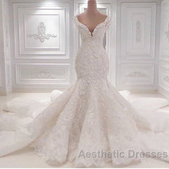 Gorgeous Long Mermaid V-neck Appliques Lace Ruffles Wedding Dresses