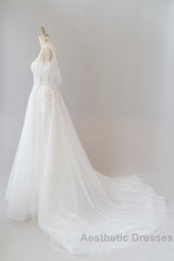 Long A-line Appliques Lace Tulle Wedding Dresses with Sleeves