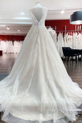 Long A-line V-neck Spaghetti Straps Tulle Lace Backless Wedding Dresses