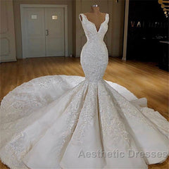 Long Mermaid V-neck Lace Wedding Dresses