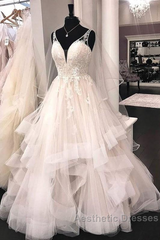 Luxurious Long A-line Princess Tulle Lace Backless Wedding Dresses