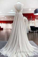 Luxury Long A-line V-neck Tulle Open Back Lace Wedding Dresses