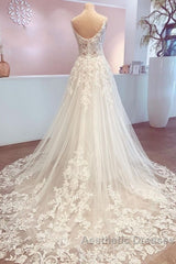 Romantic Long A-Line Spaghetti Straps Appliques Lace Backless Wedding Dresses