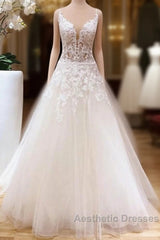 Romantic Long A-line Spaghetti Straps Appliques Lace Tulle Wedding Dresses