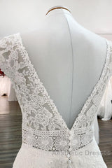 Simple Long A-line V-neck Tulle Appliques Lace Wedding Dresses