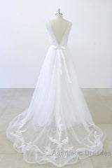 V-neck Ruffle Applqiues Tulle A-line Wedding Dresses